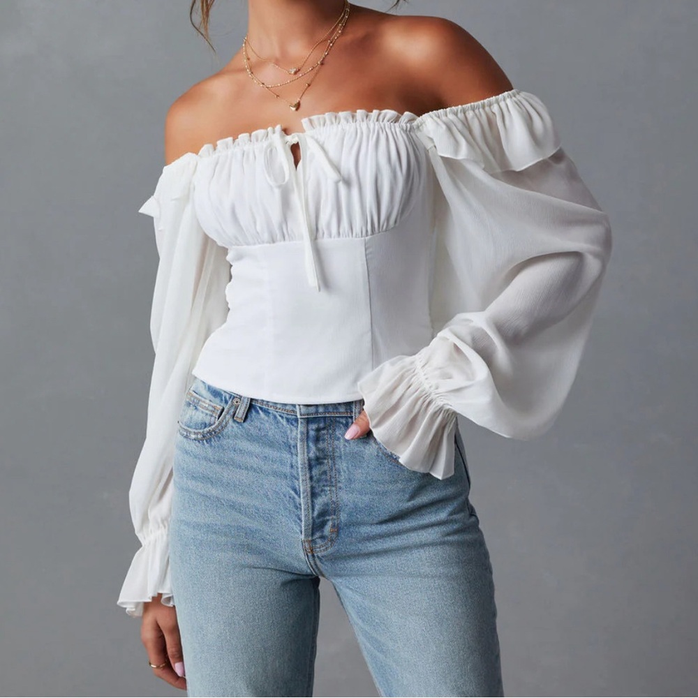 Vici Collection Julie Ruffle Shoulder Crop Top Size Medium